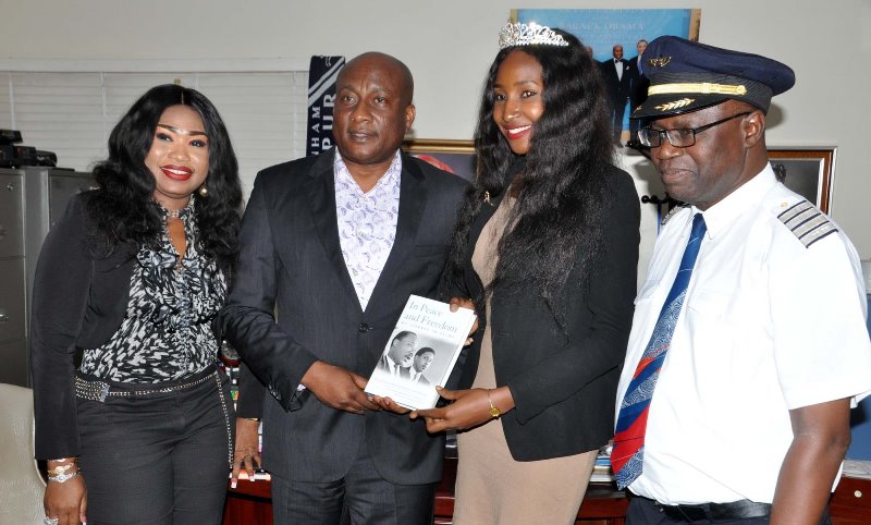 Air Peace Airline Ambassador, Miss. Nigeria 2015, Leesi P. Peter-Vigboro, (3rd left) receiving copy of a book “None Violent” from Chairman/Chief Executive Officer, Air Peace Airline, Barr. Allen Onyema (2nd left), Chief Operating Officer/Managing Director, Miss. Oluwatoyin Olajide (left) and Director of Flight Operations, Capt. Wellington Eyimina during Miss. Nigeria’s courtesy visit to Air Peace Airline