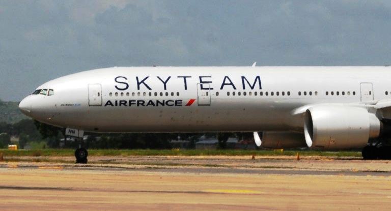 Bomb scare forces Air France flight to make emergency landing