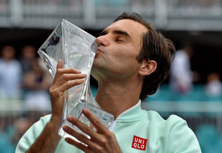 Roger Federer defeated a hobbling John Isner 6-1 6-4 for his 101th career title at the Miami Open on Sunday. Holder Isner struggled to continue late in the second set, hampered by pain in his left foot. Federer, who won his fourth Miami title, broke Isner three times in a blazing opening set. But the American fought back in the second, leveling the set 3-3 and 4-4 before the pain made it difficult to continue. Federer took the final two games for the victory. “What a week it’s been for me,” said the Swiss. “I’m just so happy right now. It’s unbelievable. I played here in 1999 for the first time and here I am in 2019. It means a lot to me.” Only American Jimmy Connors, with 109, has more career singles titles. Even before the injury slowed Isner down, Federer was the master, tempering Isner’s big serves and winning 32 of 35 points on his own serve. Federer elected to receive to open the match and the strategy paid off as he broke Isner. The American held on the third game but Federer took the next four. Isner played much better in the second set, but in the end the pain became too much for him to mount an effective defence.
