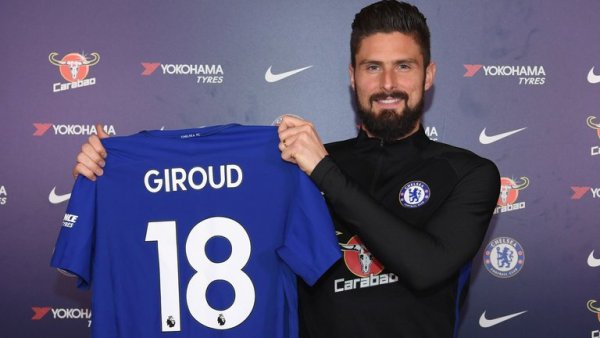 Giroud signs one-year contract extension at Chelsea