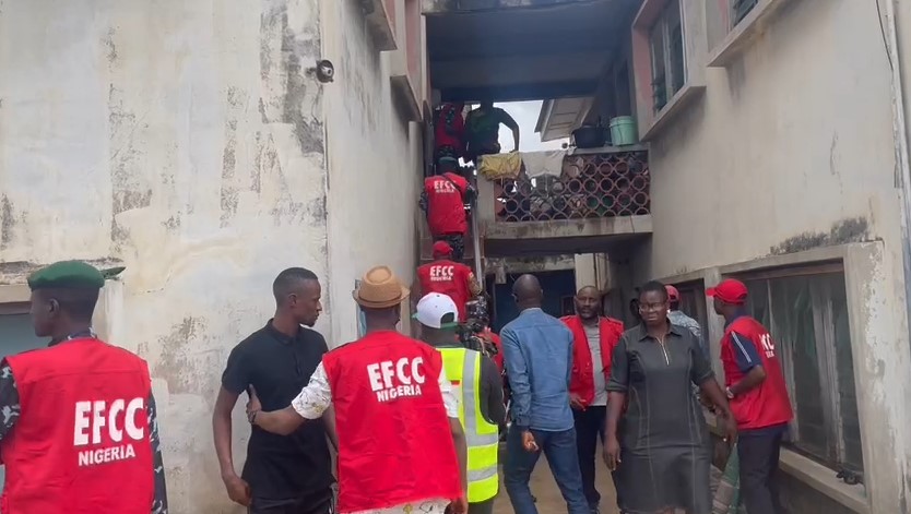 EFCC arrests vote buyers in Ekiti + VIDEO — NEWSVERGE